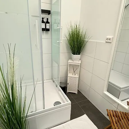 Street View - 2sz - 1wc - 1du - 1kue Appartement *